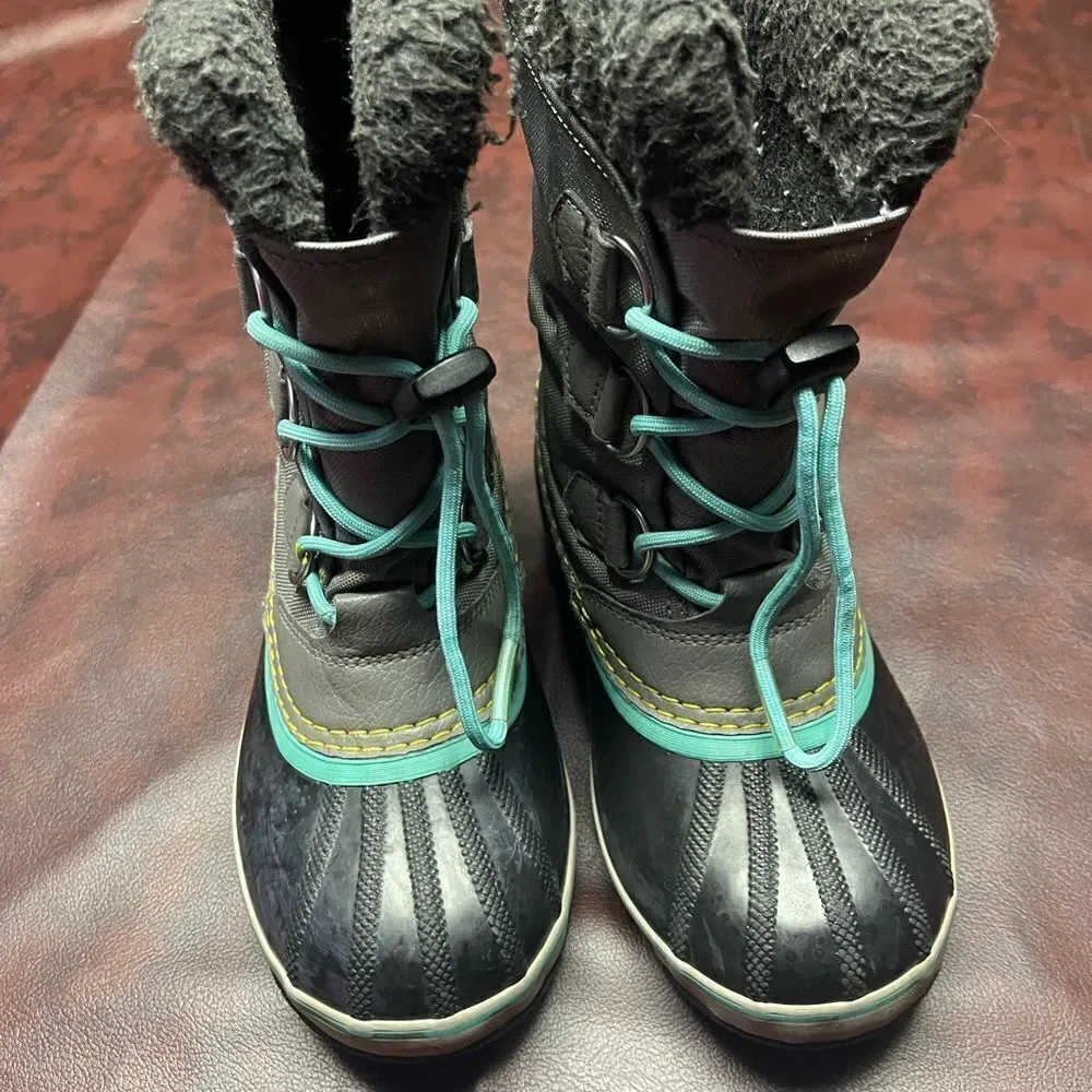 Sorel waterproof gray‎ and turquoise winter boots, size 3